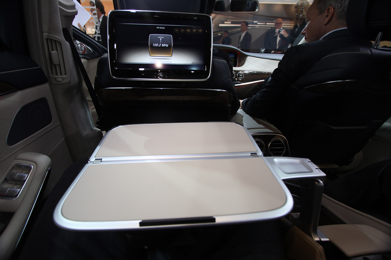 Illustration for article titled The Mercedes S-Class Has The Best Fold-Out Table Ever